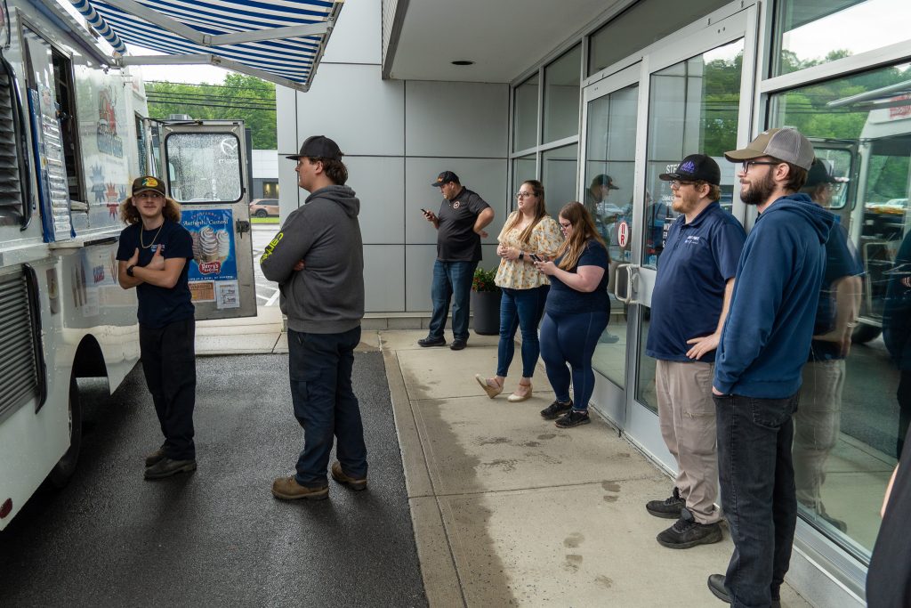 Steet Ponte Lincoln Staff Enjoying Free Ice Cream Day!