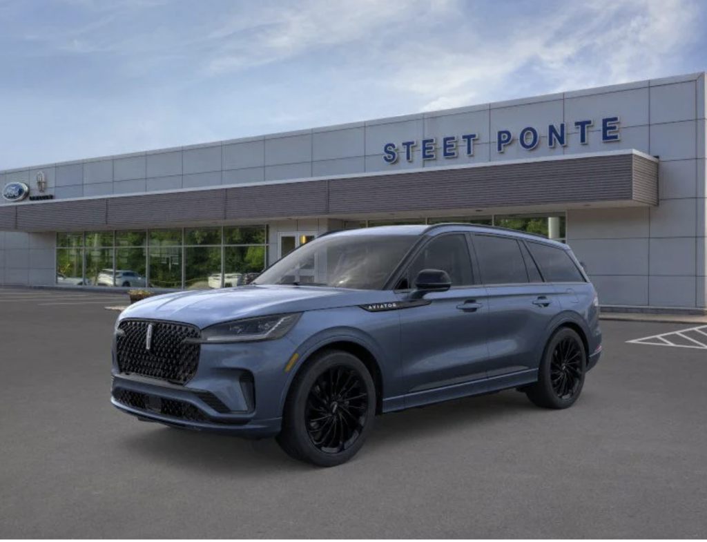2026 Lincoln Aviator at Steet Ponte Lincoln