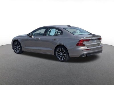 2021 Volvo S60 T6 Momentum