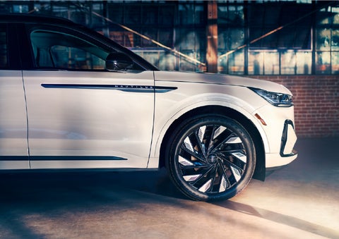 The wheels of the available Jet Appearance Package are highlighted. | Steet-Ponte Lincoln in Yorkville NY