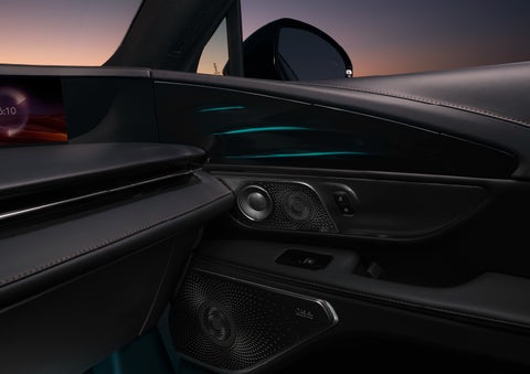 Selectable ambient lighting glows in the passenger door panel. | Steet-Ponte Lincoln in Yorkville NY