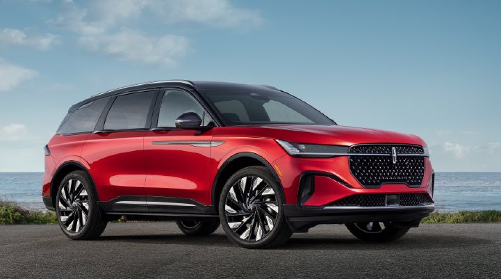 A 2026 Lincoln Nautilus® Reserve model is shown with the stylish available Jet Appearance Package. | Steet-Ponte Lincoln in Yorkville NY