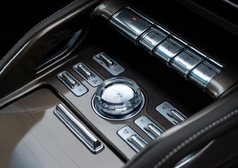 A crystal-inspired volume knob is shown in the center floor console of a 2026 Lincoln Nautilus® SUV. | Steet-Ponte Lincoln in Yorkville NY