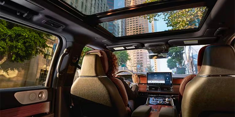 2025 Lincoln Navigator at Steet Ponte Lincoln